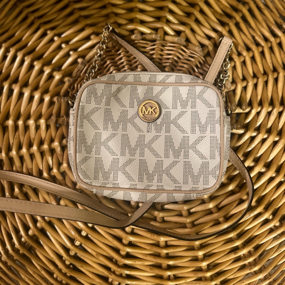 Michael kors mini purse